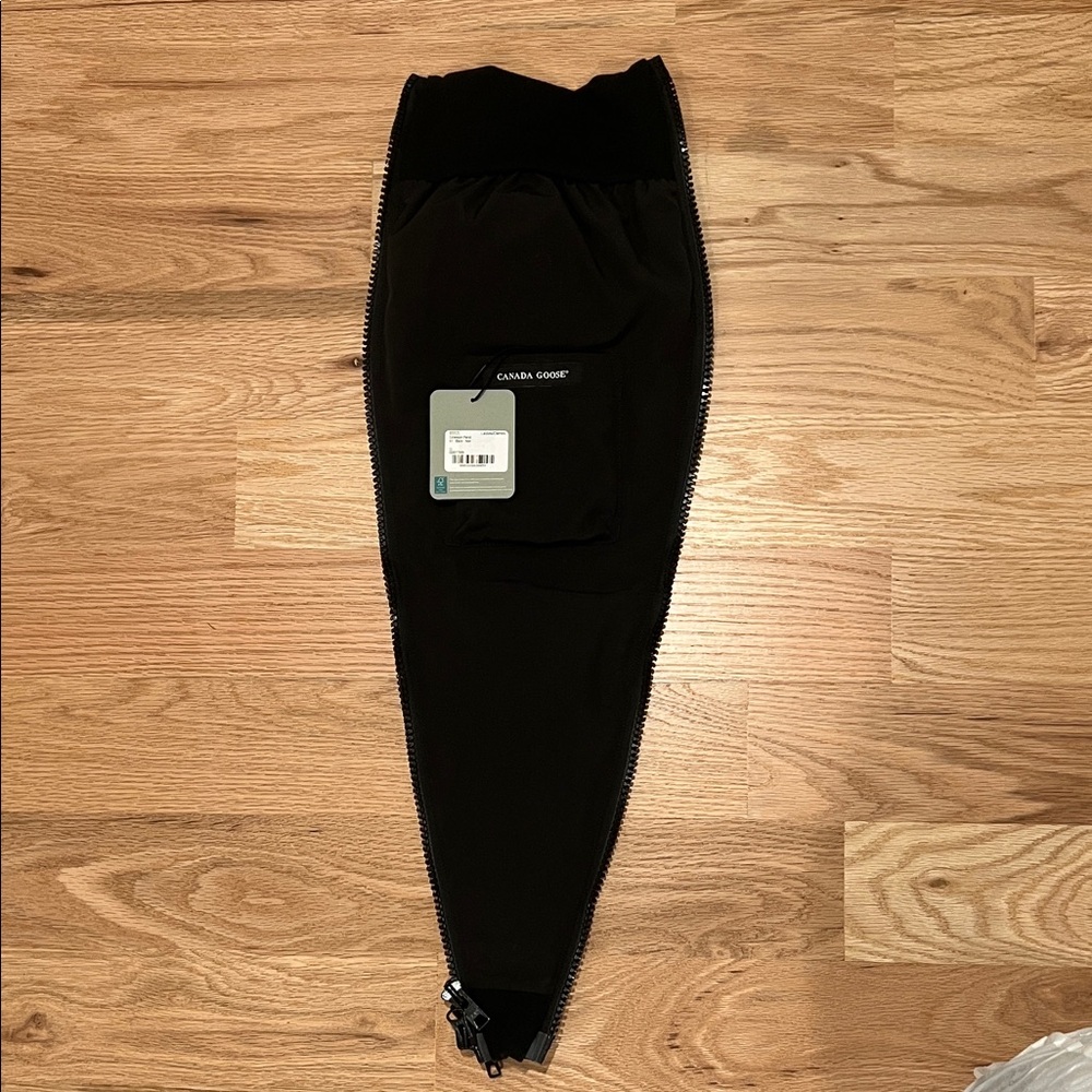Canada Goose - NWT Bump extension panel Sz G